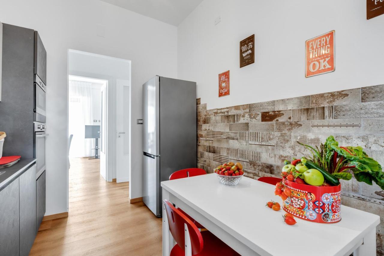 Residenza Dei Poeti - Roomy And Modern Flat Palermo Exteriör bild