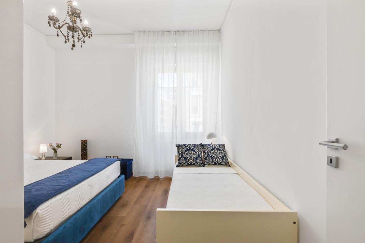 Residenza Dei Poeti - Roomy And Modern Flat Palermo Exteriör bild